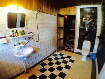 Фото номера Дом с 2 спальнями Комплексы для отдыха с коттеджами/бунгало Kuivastujaani г. Kuivastu 35